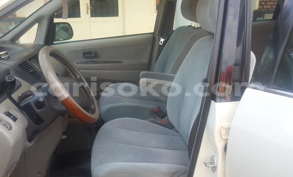 اشتري مستعمل Toyota Ipsum Blanc سيارة في Kigali في Rwanda اشتري مستعمل Toyota Ipsum Blanc سيارة في Kigali في Rwanda