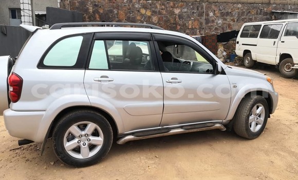 Sayi Na hannu Toyota RAV4 Gris Mota in Kigali a Rwanda Sayi Na hannu Toyota RAV4 Gris Mota in Kigali a Rwanda