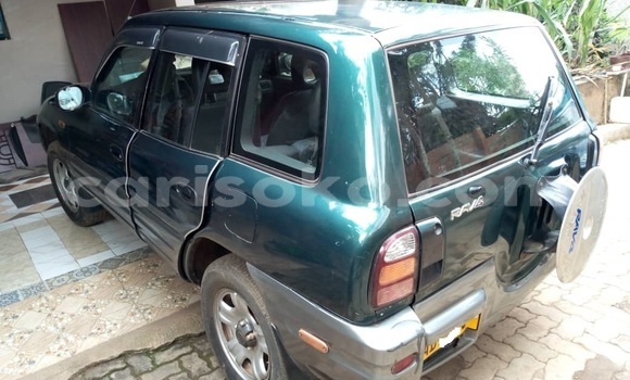 Sayi Na hannu Toyota RAV4 Bleu Mota in Kigali a Rwanda Sayi Na hannu Toyota RAV4 Bleu Mota in Kigali a Rwanda