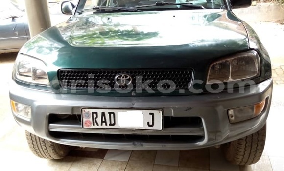 Sayi Na hannu Toyota RAV4 Bleu Mota in Kigali a Rwanda Sayi Na hannu Toyota RAV4 Bleu Mota in Kigali a Rwanda