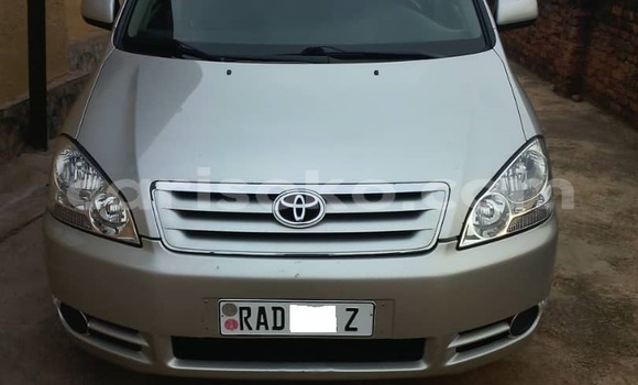 Sayi Na hannu Toyota Avensis Verso Gris Mota in Kigali a Rwanda Sayi Na hannu Toyota Avensis Verso Gris Mota in Kigali a Rwanda