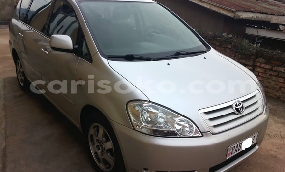 Sayi Na hannu Toyota Avensis Verso Gris Mota in Kigali a Rwanda Sayi Na hannu Toyota Avensis Verso Gris Mota in Kigali a Rwanda