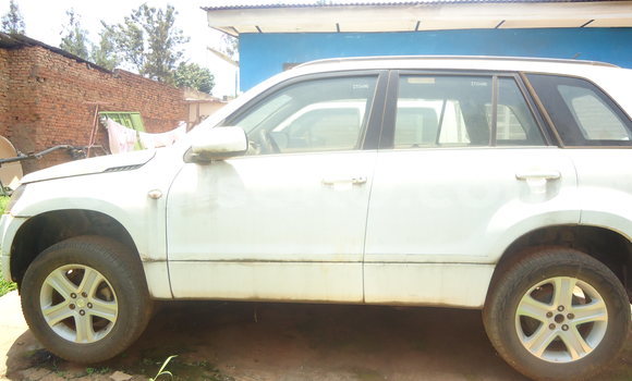 Acheter Occasion Voiture Suzuki Grand Vitara Blanc à Kigali, Rwanda