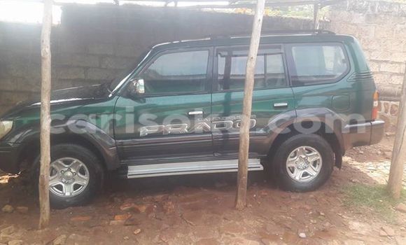 Acheter Occasion Voiture Toyota Land Cruiser Vert à Gicumbi au Rwanda Acheter Occasion Voiture Toyota Land Cruiser Vert à Gicumbi au Rwanda