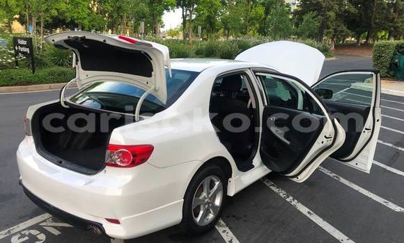 Sayi Na hannu Toyota Corolla Blanc Mota in Kigali a Rwanda Sayi Na hannu Toyota Corolla Blanc Mota in Kigali a Rwanda