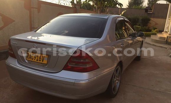 Sayi Na hannu Mercedes-Benz C–Class Gris Mota in Gicumbi a Rwanda Sayi Na hannu Mercedes-Benz C–Class Gris Mota in Gicumbi a Rwanda