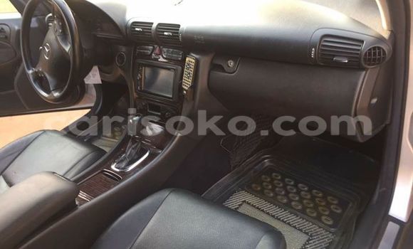 Sayi Na hannu Mercedes-Benz C–Class Gris Mota in Gicumbi a Rwanda Sayi Na hannu Mercedes-Benz C–Class Gris Mota in Gicumbi a Rwanda