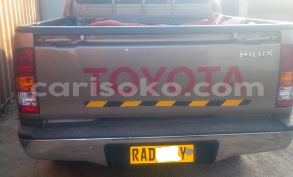 Sayi Na hannu Toyota Hilux Gris Mota in Kigali a Rwanda Sayi Na hannu Toyota Hilux Gris Mota in Kigali a Rwanda