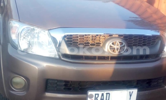 Sayi Na hannu Toyota Hilux Gris Mota in Kigali a Rwanda Sayi Na hannu Toyota Hilux Gris Mota in Kigali a Rwanda