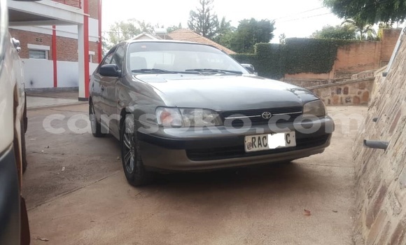 Sayi Na hannu Toyota RAV4 Marron Mota in Kigali a Rwanda Sayi Na hannu Toyota RAV4 Marron Mota in Kigali a Rwanda