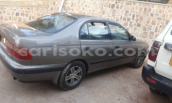 Sayi Na hannu Toyota RAV4 Marron Mota in Kigali a Rwanda Sayi Na hannu Toyota RAV4 Marron Mota in Kigali a Rwanda