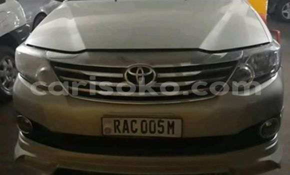 Sayi Na hannu Toyota Fortuner Gris Mota in Kigali a Rwanda Sayi Na hannu Toyota Fortuner Gris Mota in Kigali a Rwanda