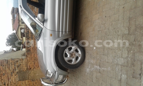 Sayi Na hannu Toyota RAV4 Gris Mota in Kigali a Rwanda Sayi Na hannu Toyota RAV4 Gris Mota in Kigali a Rwanda