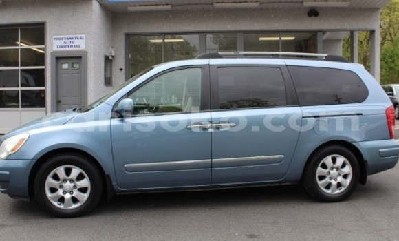 Buy Used Hyundai Entourage Blue Car in Kigali in Rwanda Buy Used Hyundai Entourage Blue Car in Kigali in Rwanda