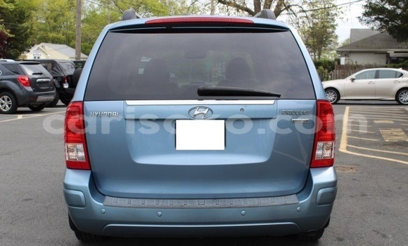 Buy Used Hyundai Entourage Blue Car in Kigali in Rwanda Buy Used Hyundai Entourage Blue Car in Kigali in Rwanda