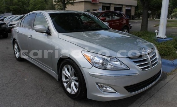 Sayi Na hannu Hyundai Genesis Gris Mota in Kigali a Rwanda Sayi Na hannu Hyundai Genesis Gris Mota in Kigali a Rwanda