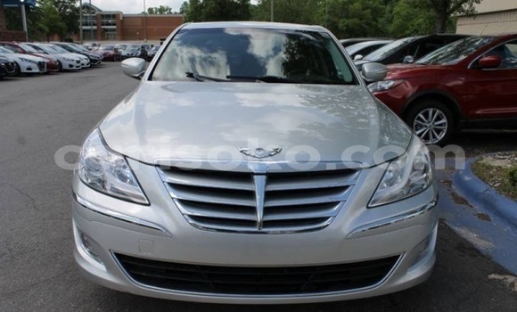 Sayi Na hannu Hyundai Genesis Gris Mota in Kigali a Rwanda Sayi Na hannu Hyundai Genesis Gris Mota in Kigali a Rwanda