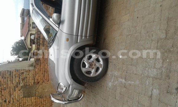 Sayi Na hannu Toyota RAV4 Gris Mota in Kigali a Rwanda Sayi Na hannu Toyota RAV4 Gris Mota in Kigali a Rwanda