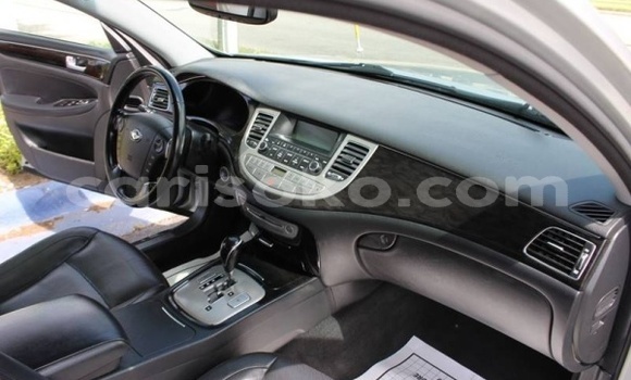 Sayi Na hannu Hyundai Genesis Gris Mota in Kigali a Rwanda Sayi Na hannu Hyundai Genesis Gris Mota in Kigali a Rwanda