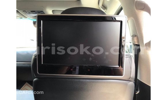 Acheter Import Voiture Toyota Land Cruiser Blanc à Import - Dubai, Rwanda Acheter Import Voiture Toyota Land Cruiser Blanc à Import - Dubai, Rwanda