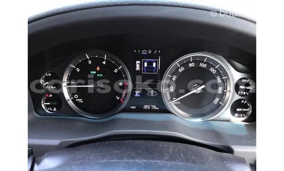 Acheter Import Voiture Toyota Land Cruiser Blanc à Import - Dubai, Rwanda Acheter Import Voiture Toyota Land Cruiser Blanc à Import - Dubai, Rwanda