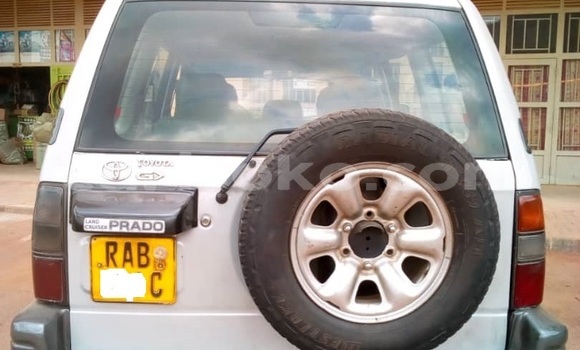 Sayi Na hannu Toyota Prado Gris Mota in Kigali a Rwanda Sayi Na hannu Toyota Prado Gris Mota in Kigali a Rwanda