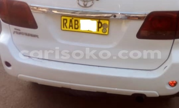 اشتري مستعمل Toyota Fortuner Blanc سيارة في Kigali في Rwanda اشتري مستعمل Toyota Fortuner Blanc سيارة في Kigali في Rwanda