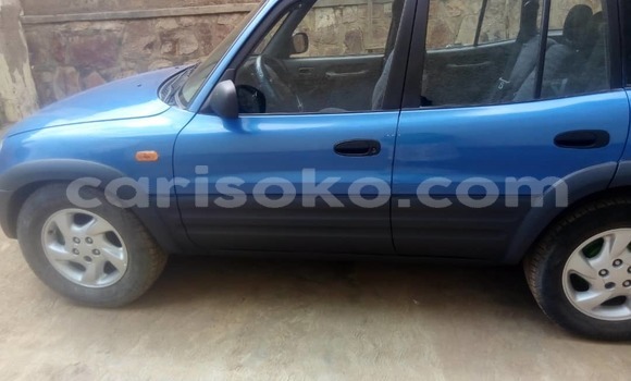 Sayi Na hannu Toyota RAV4 Bleu Mota in Kigali a Rwanda Sayi Na hannu Toyota RAV4 Bleu Mota in Kigali a Rwanda