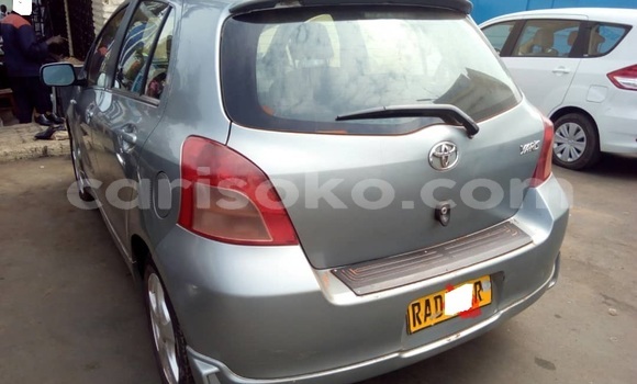 Sayi Na hannu Toyota Yaris Gris Mota in Kigali a Rwanda Sayi Na hannu Toyota Yaris Gris Mota in Kigali a Rwanda