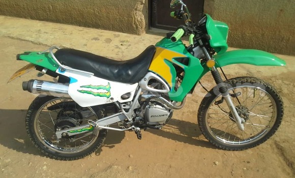 اشتري مستعمل Yamaha FZ Blanc دراجة نارية في Kigali في Rwanda