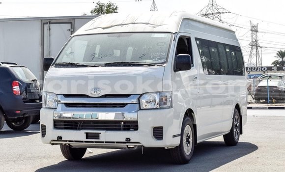 Acheter Import Voiture Toyota Hiace Blanc à Import - Dubai, Rwanda Acheter Import Voiture Toyota Hiace Blanc à Import - Dubai, Rwanda