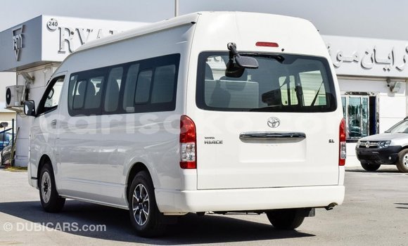 Acheter Import Voiture Toyota Hiace Blanc à Import - Dubai, Rwanda Acheter Import Voiture Toyota Hiace Blanc à Import - Dubai, Rwanda