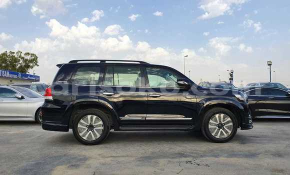 Buy New Toyota Land Cruiser Black Car in Bokwango in Rwanda Buy New Toyota Land Cruiser Black Car in Bokwango in Rwanda