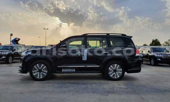 Buy New Toyota Land Cruiser Black Car in Bokwango in Rwanda Buy New Toyota Land Cruiser Black Car in Bokwango in Rwanda