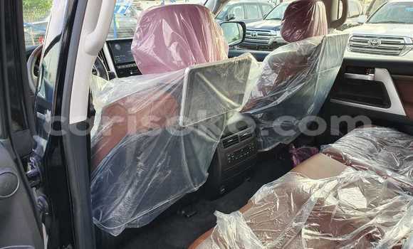 Buy New Toyota Land Cruiser Black Car in Bokwango in Rwanda Buy New Toyota Land Cruiser Black Car in Bokwango in Rwanda