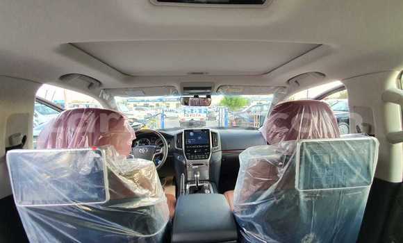 Buy New Toyota Land Cruiser Black Car in Bokwango in Rwanda Buy New Toyota Land Cruiser Black Car in Bokwango in Rwanda