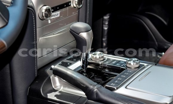 Buy New Toyota Land Cruiser Black Car in Bokwango in Rwanda Buy New Toyota Land Cruiser Black Car in Bokwango in Rwanda