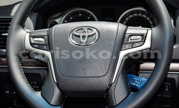 Buy New Toyota Land Cruiser Black Car in Bokwango in Rwanda Buy New Toyota Land Cruiser Black Car in Bokwango in Rwanda