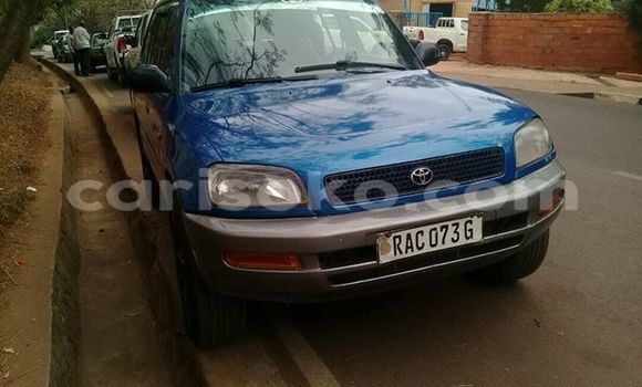 Sayi Na hannu Toyota RAV4 Bleu Mota in Gicumbi a Rwanda Sayi Na hannu Toyota RAV4 Bleu Mota in Gicumbi a Rwanda
