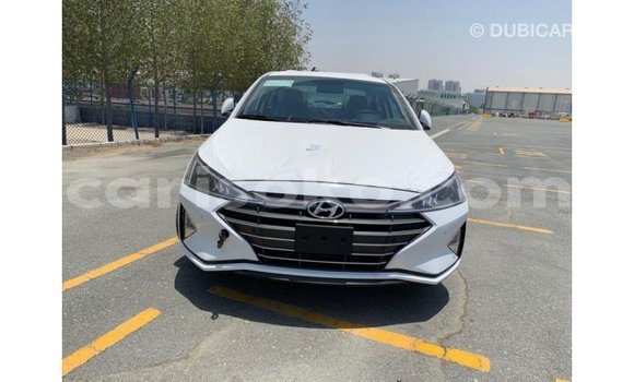 Acheter Import Voiture Hyundai Elantra Blanc à Import - Dubai, Rwanda Acheter Import Voiture Hyundai Elantra Blanc à Import - Dubai, Rwanda