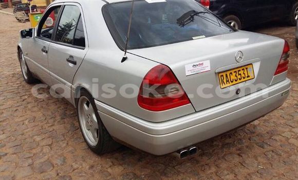 Acheter Occasion Voiture Mercedes‒Benz C-Class Gris à Gicumbi au Rwanda Acheter Occasion Voiture Mercedes‒Benz C-Class Gris à Gicumbi au Rwanda