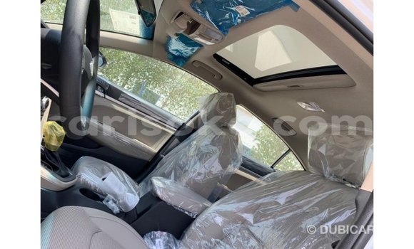 Acheter Import Voiture Hyundai Elantra Blanc à Import - Dubai, Rwanda Acheter Import Voiture Hyundai Elantra Blanc à Import - Dubai, Rwanda