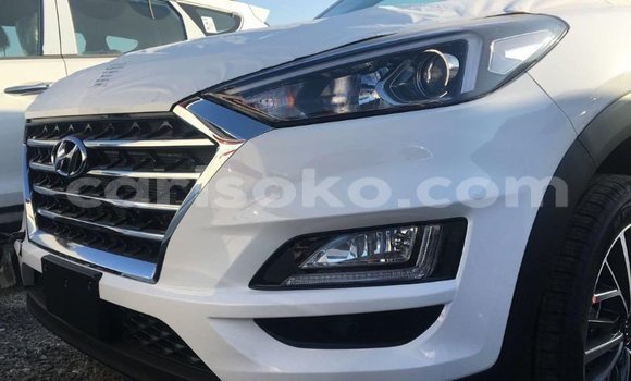 Sayi Imported Hyundai Tucson Blanc Mota in Import - Dubai a Rwanda Sayi Imported Hyundai Tucson Blanc Mota in Import - Dubai a Rwanda
