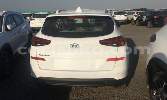 Sayi Imported Hyundai Tucson Blanc Mota in Import - Dubai a Rwanda Sayi Imported Hyundai Tucson Blanc Mota in Import - Dubai a Rwanda