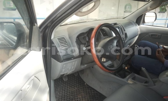 اشتري مستعمل Toyota Hilux Noir سيارة في Kigali في Rwanda اشتري مستعمل Toyota Hilux Noir سيارة في Kigali في Rwanda