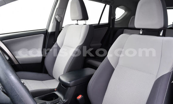 Acheter Occasion Voiture Toyota RAV4 Noir à Kigali, Rwanda Acheter Occasion Voiture Toyota RAV4 Noir à Kigali, Rwanda