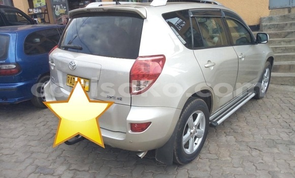 Sayi Na hannu Toyota RAV4 Gris Mota in Kigali a Rwanda Sayi Na hannu Toyota RAV4 Gris Mota in Kigali a Rwanda