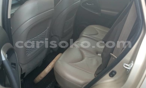 Sayi Na hannu Toyota RAV4 Gris Mota in Kigali a Rwanda Sayi Na hannu Toyota RAV4 Gris Mota in Kigali a Rwanda