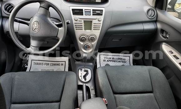 Sayi Na hannu Toyota Yaris Verso Beige Mota in Kigali a Rwanda Sayi Na hannu Toyota Yaris Verso Beige Mota in Kigali a Rwanda