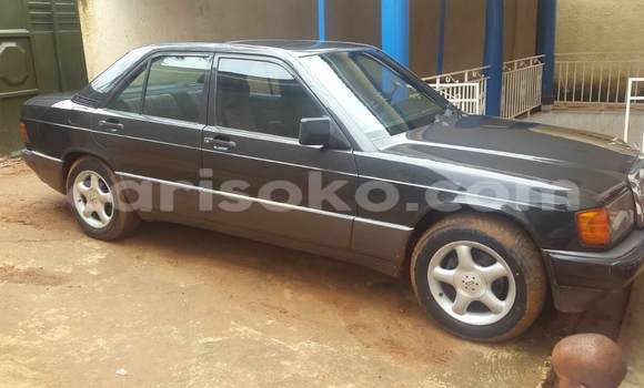 Acheter Occasion Voiture Mercedes‒Benz E-Class Noir à Kigali au Rwanda Acheter Occasion Voiture Mercedes‒Benz E-Class Noir à Kigali au Rwanda